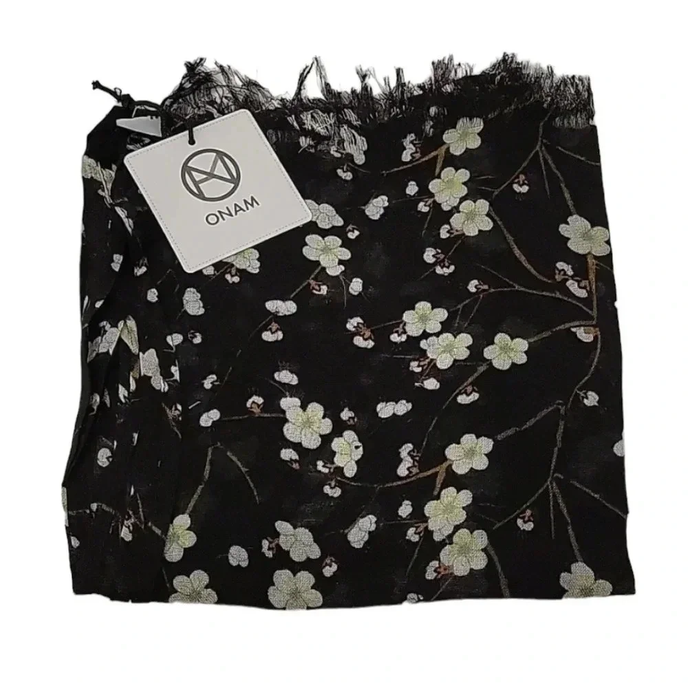 NWT Onam In-Bloom Scarf